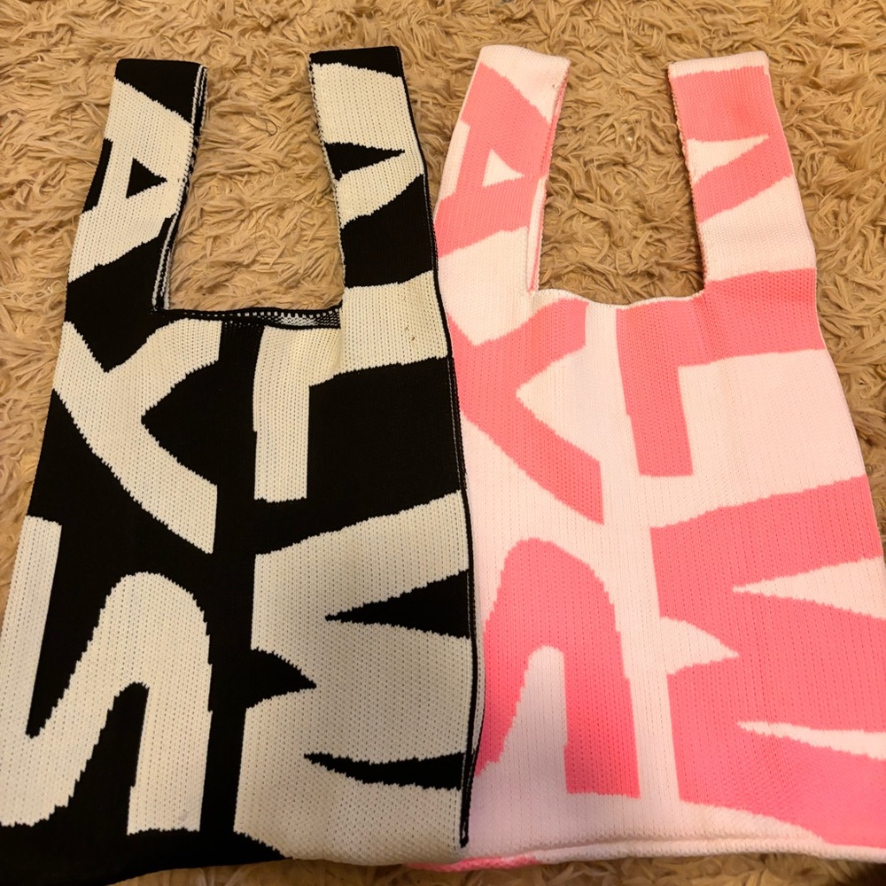 2 tote bags never worn.